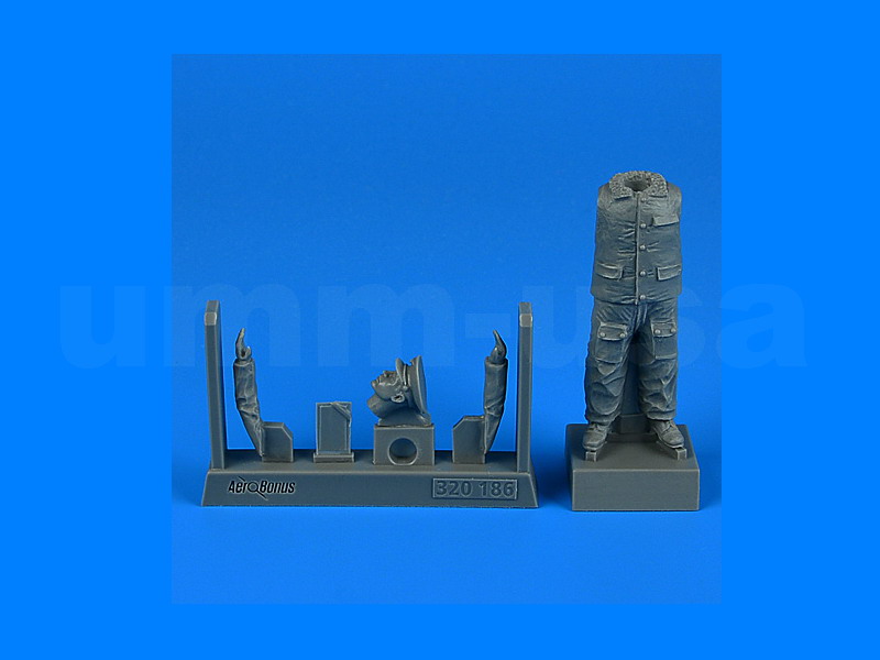 AB320186 Russian Officer Mechanic 1/32